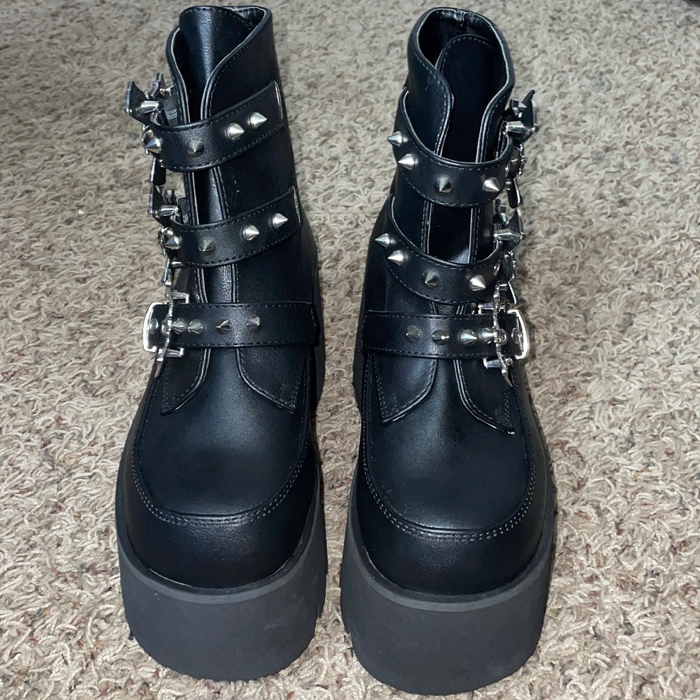 Demonia Ashes-55’s